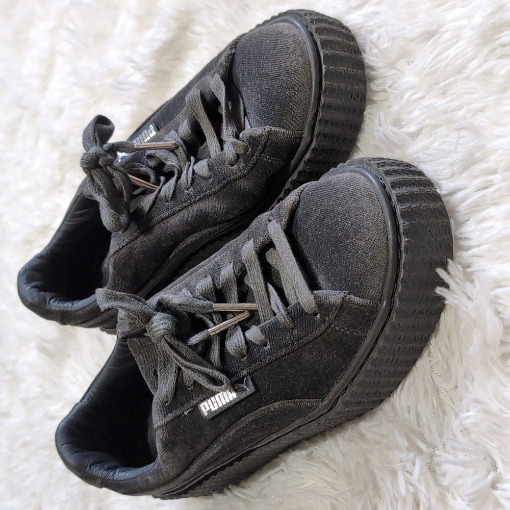 Fenty x Puma Soft Grey Velvet Lace Up One Inch Gothic Platform Creepers Size 6.5